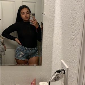 Meet your Posher, Julia